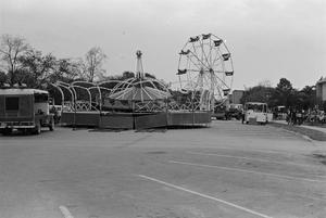 Primary view of object titled '[Mardi Gras Celebrations at Lamar University]'.