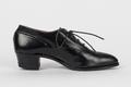 Thumbnail image of item number 3 in: 'Oxford-style shoes'.