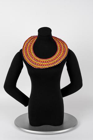 Primary view of object titled 'Collar-style necklace'.