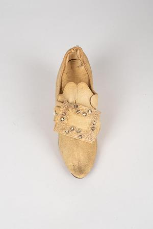 Primary view of object titled 'Heeled shoe'.