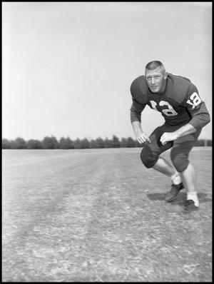 Primary view of object titled '[Photograph of Football Player Bill Weaver]'.