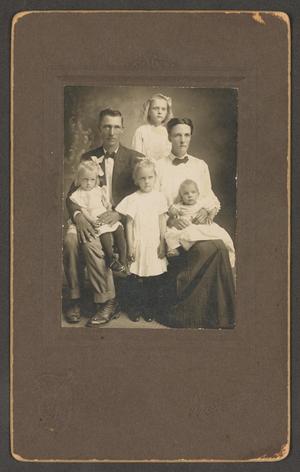Primary view of object titled '[Unknown Family With Four Children]'.