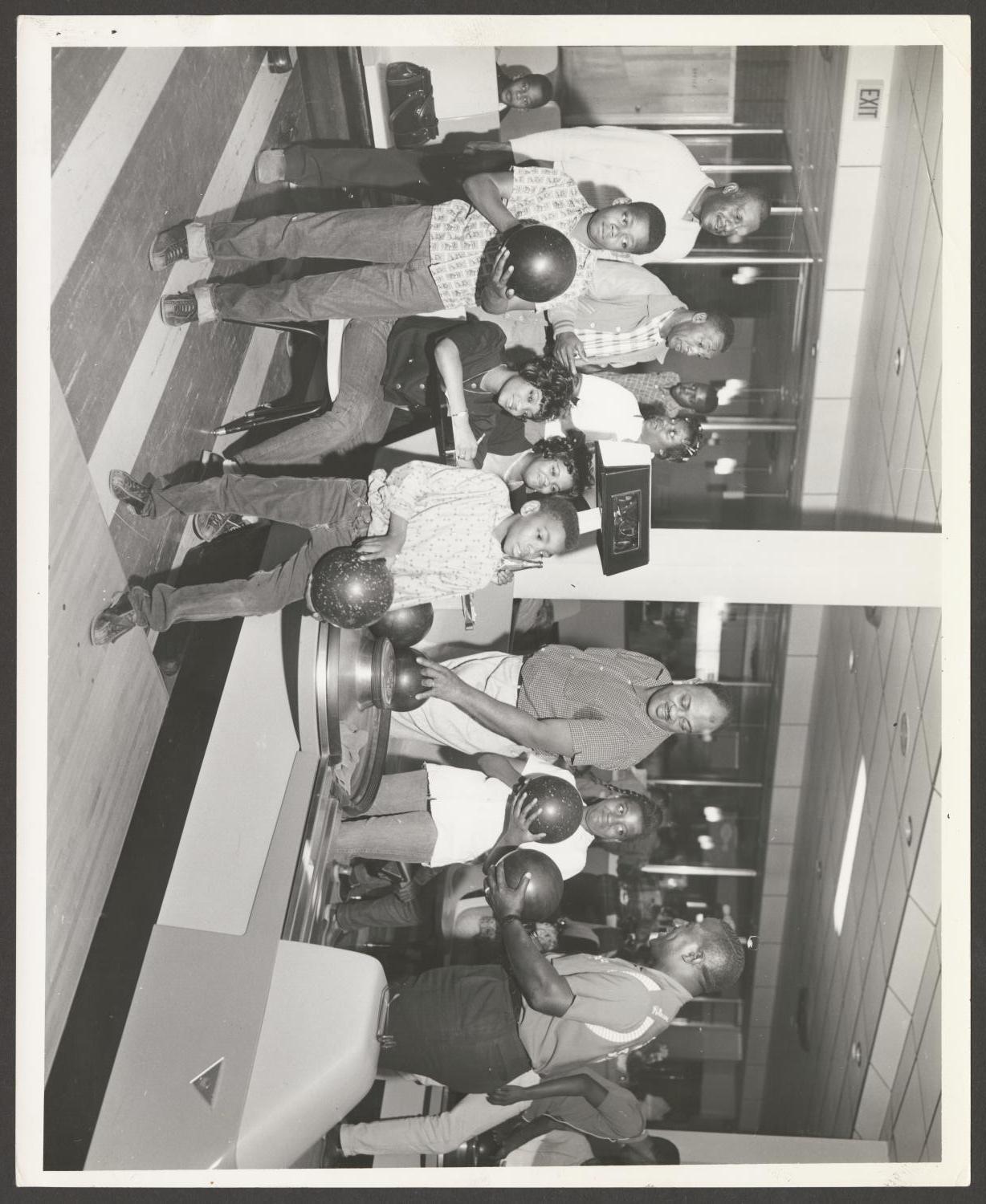 [Boys Bowling at Carver Plaza]
                                                
                                                    [Sequence #]: 1 of 2
                                                