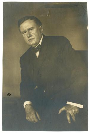Primary view of object titled 'Studio portrait of O. Henry'.
