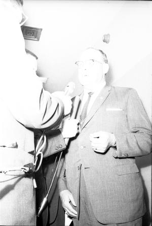 Primary view of object titled '[Dallas Police Chief Jesse Curry speaking to reporters]'.