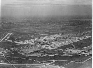 Primary view of object titled '[Aerial Photograph of Dallas-Fort Worth Regional Airport]'.