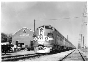 Primary view of object titled '["Texas Chief" arriving at the Gainesville Depot]'.