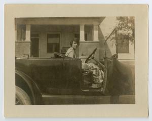 Primary view of object titled '[Nannie Clara Evans in an Automobile]'.