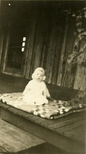 Primary view of object titled '[Photograph of Aileen Culpepper as a Baby]'.