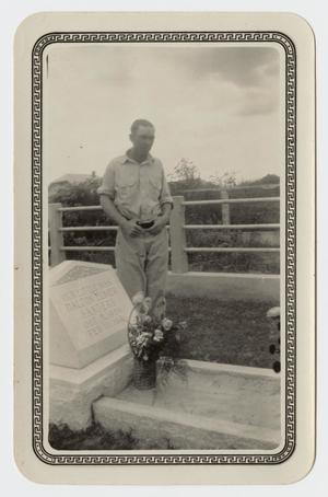 Primary view of object titled '[Photograph of the Grave Marker of Dalton Elmer Sanders]'.