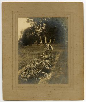 Primary view of object titled '[Grave in a Brenham Cemetery]'.