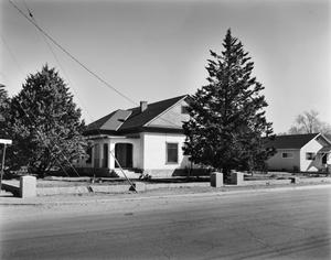 Primary view of object titled '[Dr. Yates Residence]'.