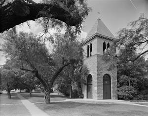 Primary view of object titled '[Matthews Memorial Presbyterian Church, (Southwest oblique)]'.