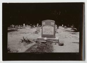 Primary view of [Photograph of Charlie Martin Thompson Grave Marker]