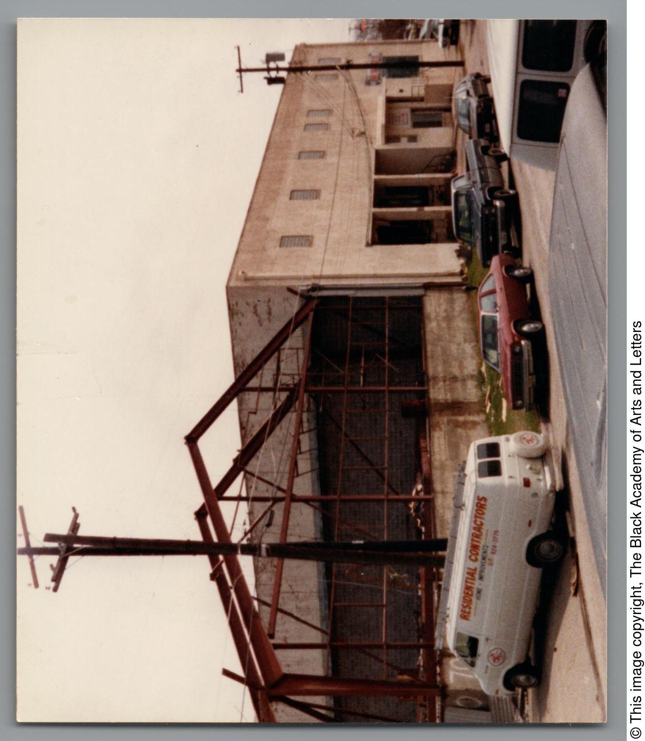 [Austin Street Facility Photograph UNTA_AR0797-142-41-09]
                                                
                                                    [Sequence #]: 1 of 2
                                                